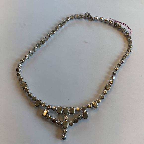 Vintage Rhinestone necklace and Earrings Set. - Picture 11 of 11